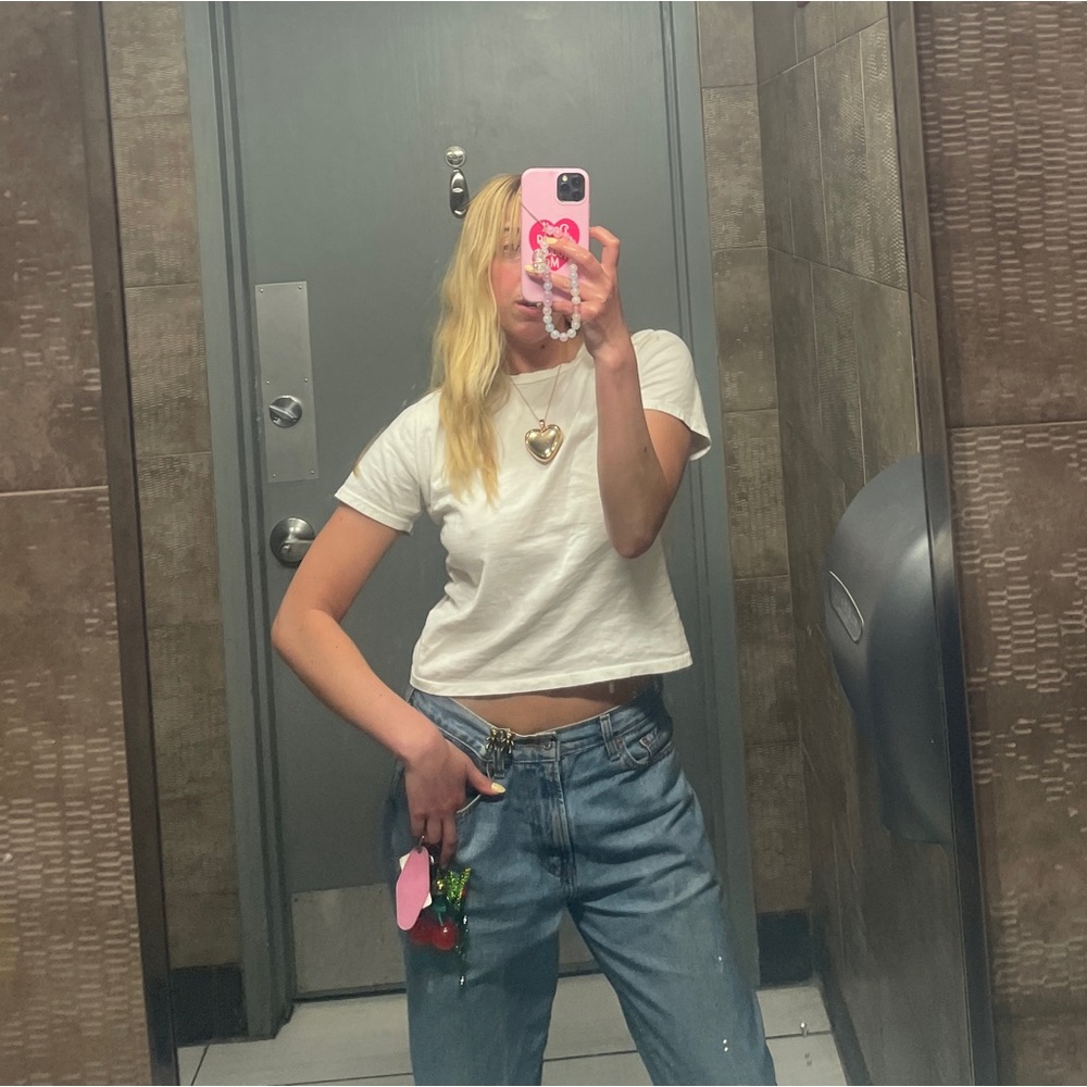 Hi! I’m nicole :) i love clothes pls make me an offer 💓